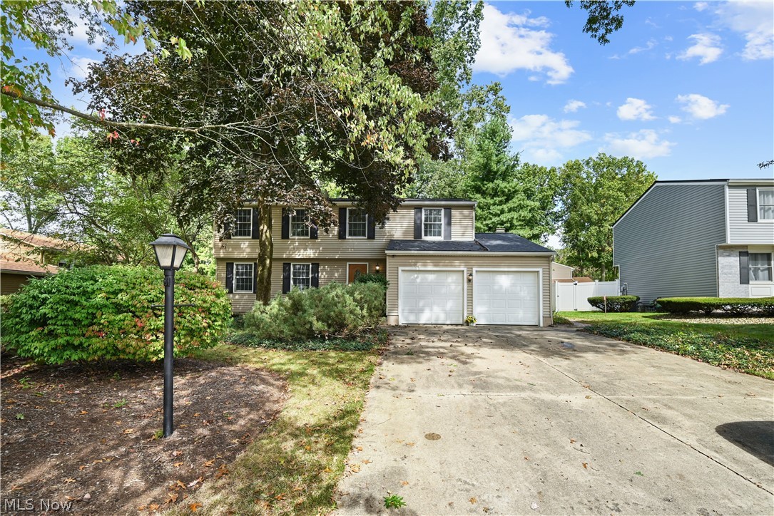 1546 Woodhill Circle NE Warren OH 44484