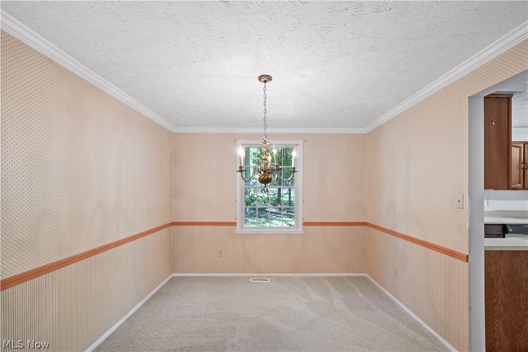 1546 Woodhill Circle NE Warren OH 44484
