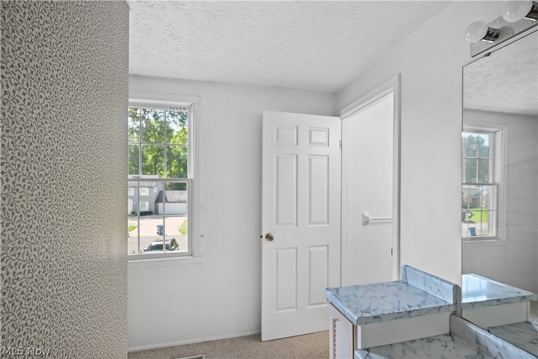 1546 Woodhill Circle NE Warren OH 44484