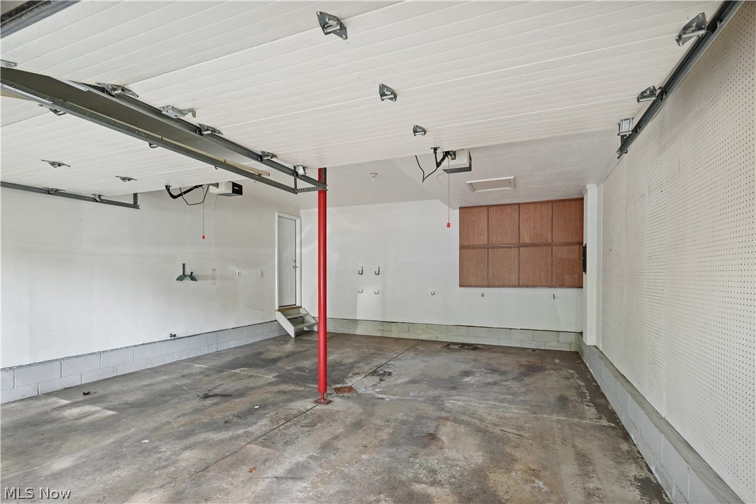 1546 Woodhill Circle NE Warren OH 44484