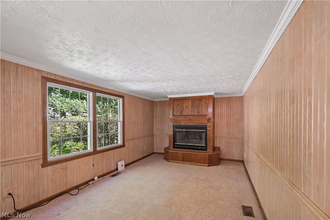 1546 Woodhill Circle NE Warren OH 44484