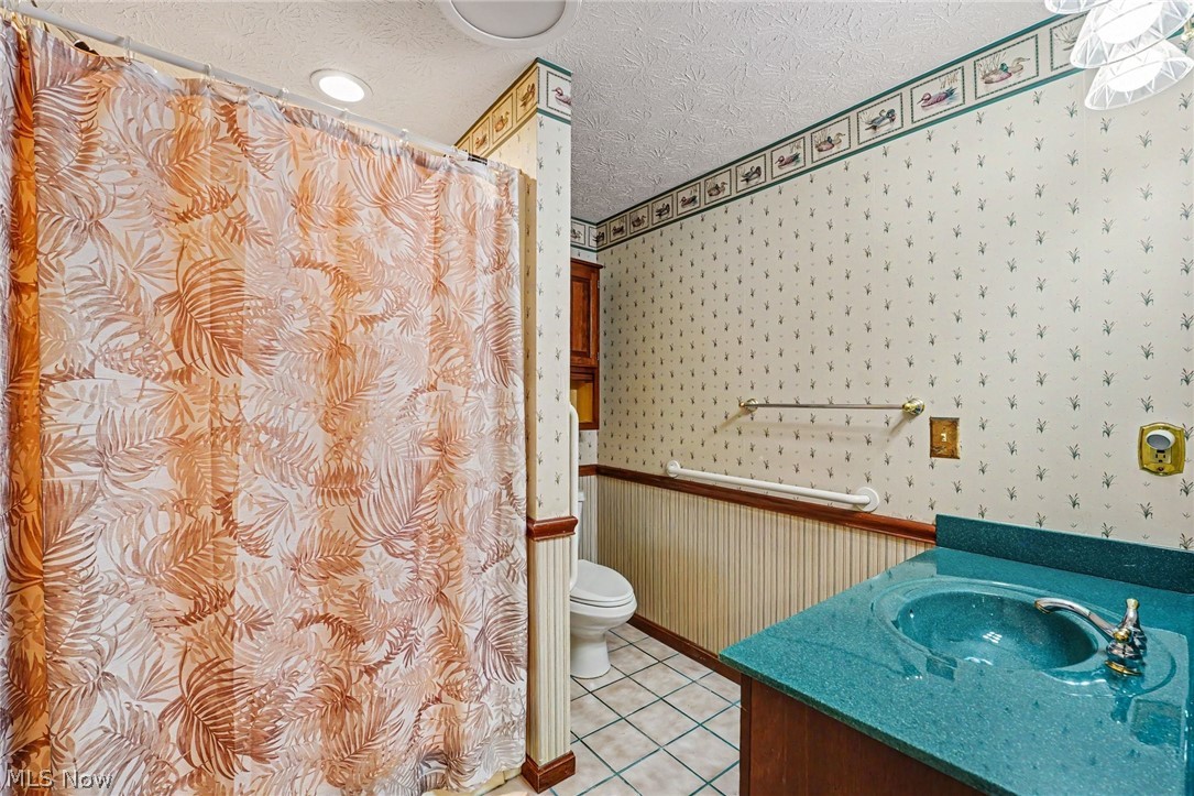 3711 Edgewater Drive Ashtabula OH 44004