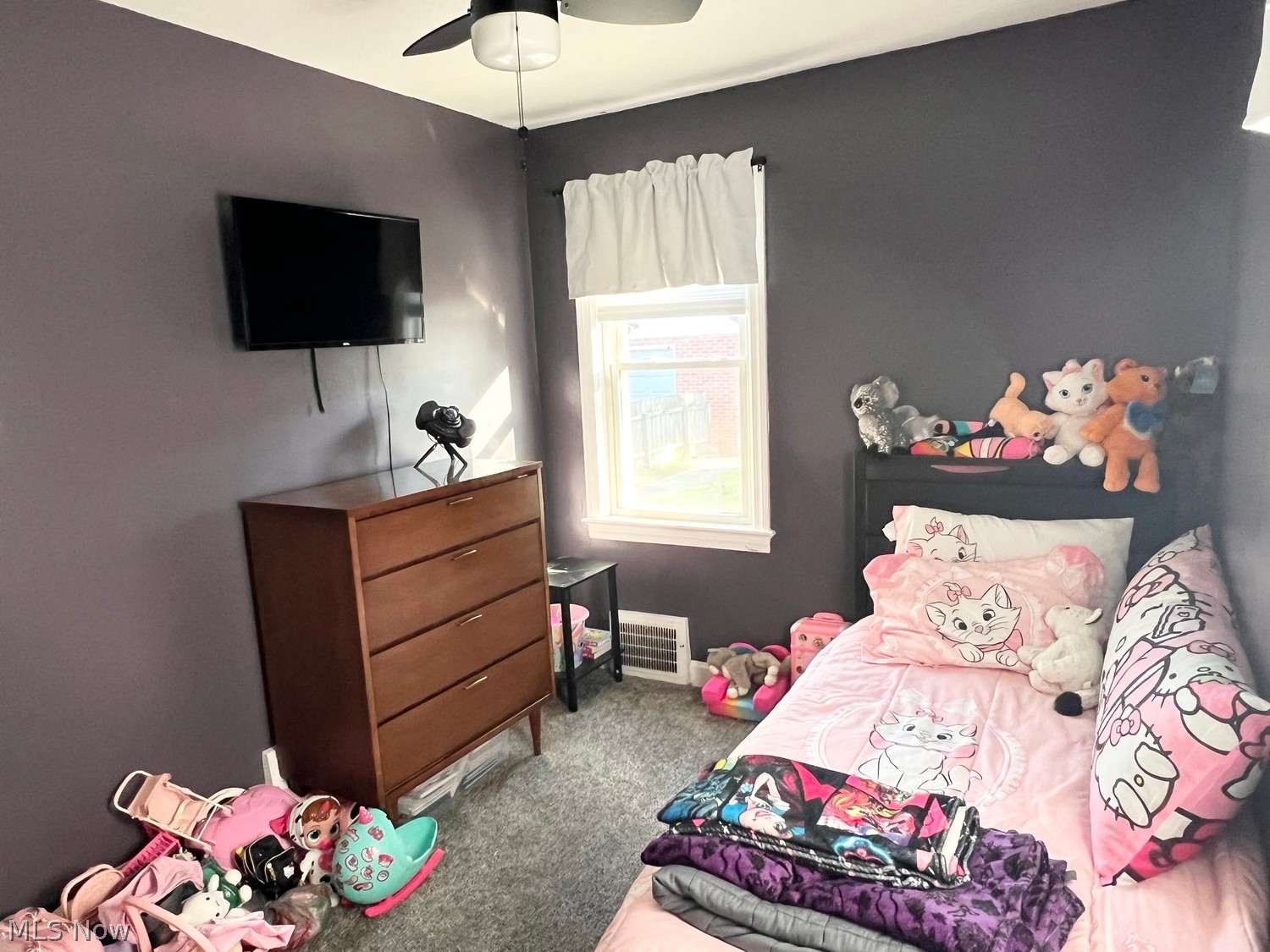 541 Cambridge Avenue Elyria OH 44035