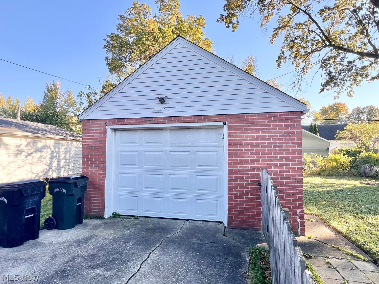 541 Cambridge Avenue Elyria OH 44035