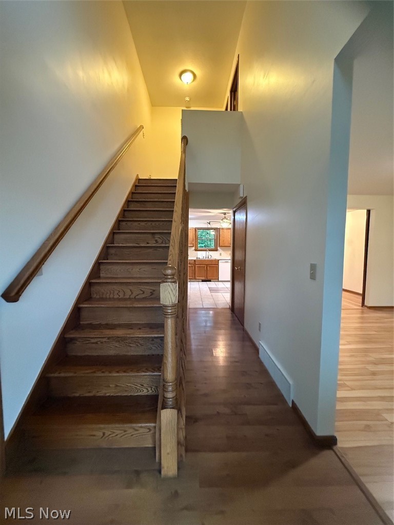 8 Apache Trail Malvern OH 44644
