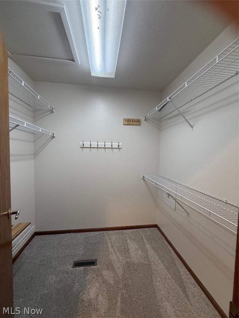 8 Apache Trail Malvern OH 44644