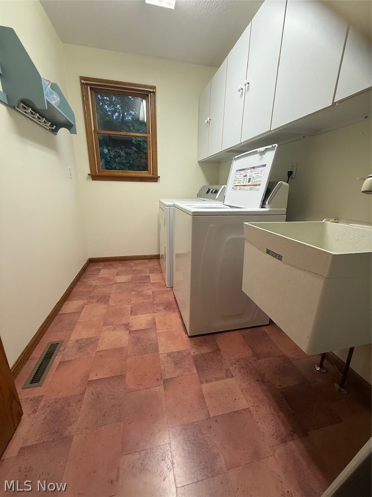 8 Apache Trail Malvern OH 44644