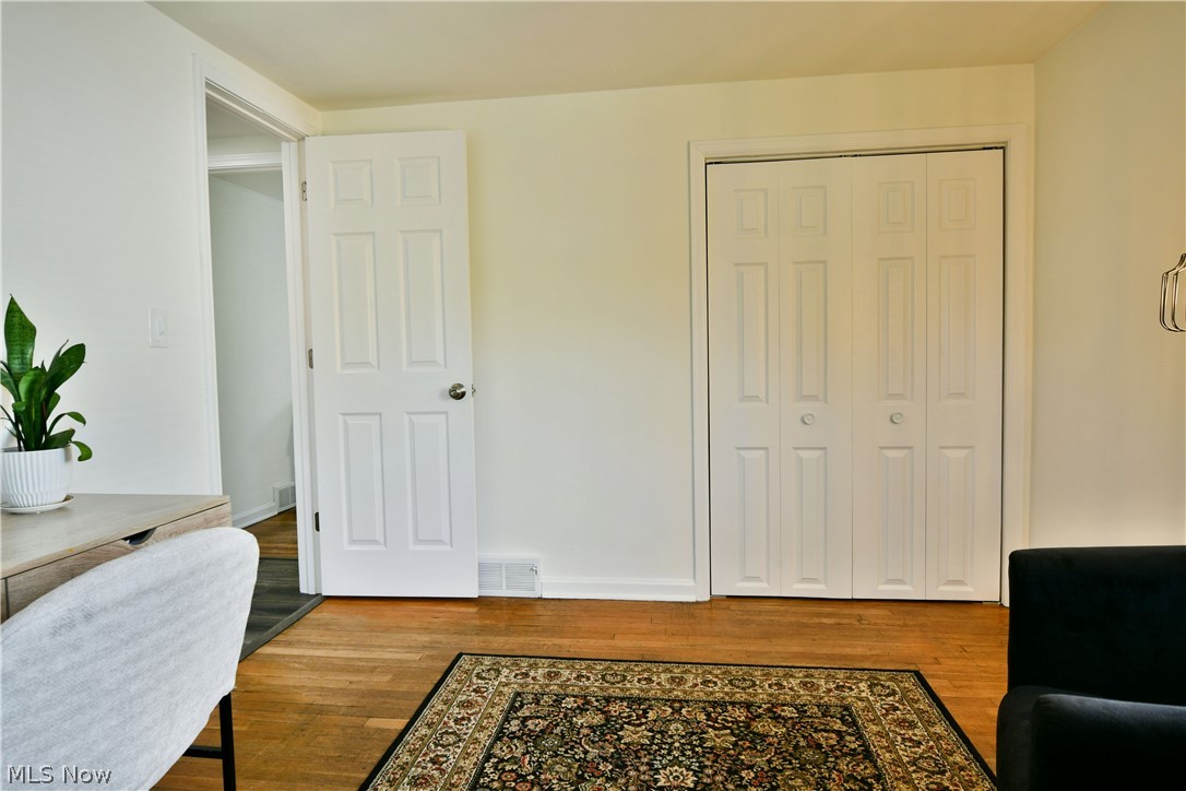 306 Glendola Avenue NW Warren OH 44483