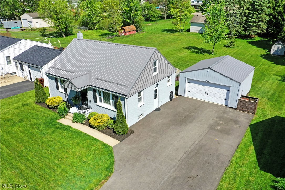 306 Glendola Avenue NW Warren OH 44483