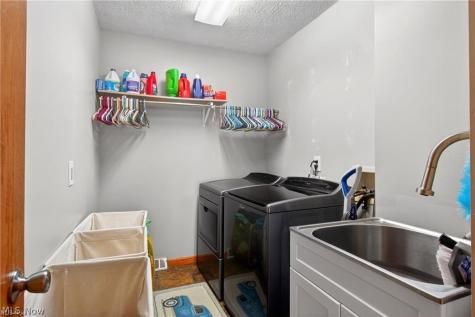 1741 Wales Road NE Massillon OH 44646