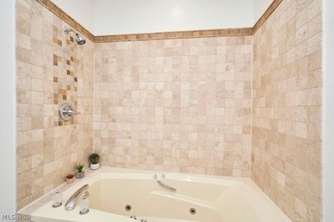6007 Ellen Avenue Cleveland OH 44102