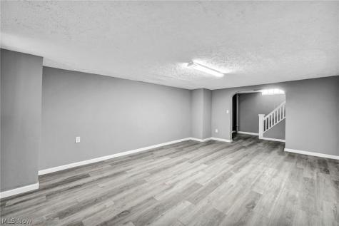 16809 Scottsdale Boulevard Shaker Heights OH 44120