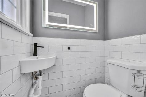 16809 Scottsdale Boulevard Shaker Heights OH 44120