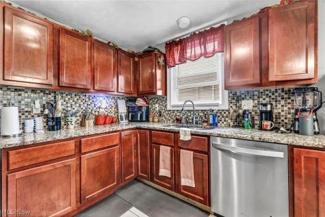 1270 Plainfield Road South Euclid OH 44121