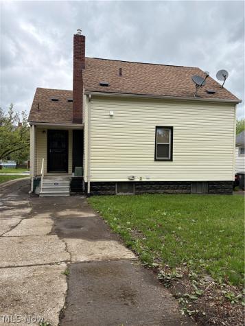 353 Hilton Avenue Youngstown OH 44507