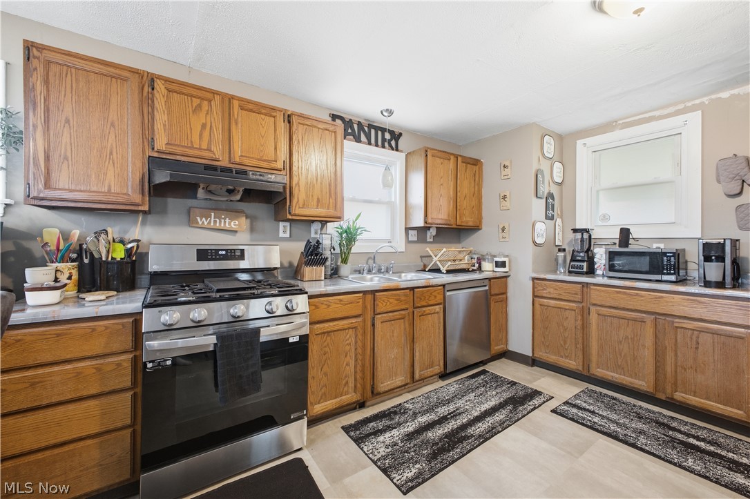 715 Roxbury Avenue Youngstown OH 44502