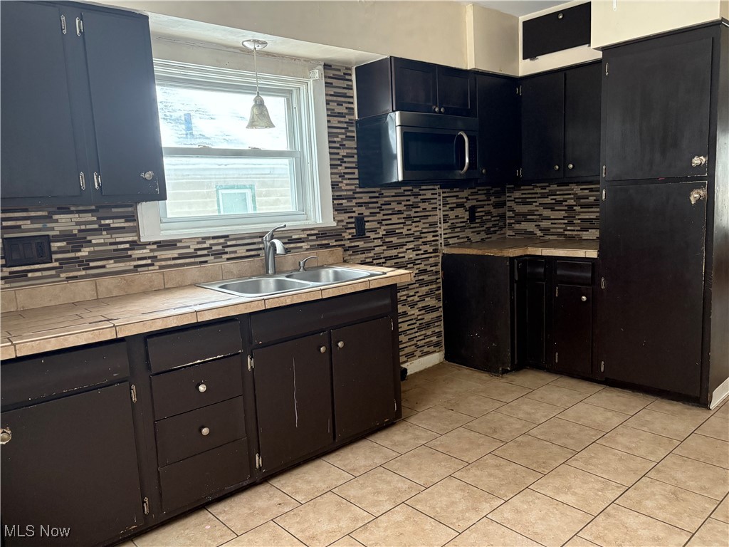 586 Morgan Avenue Akron OH 44311