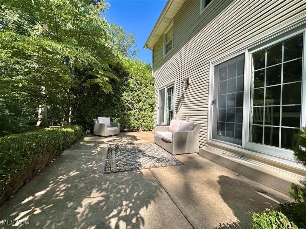 8528 Deer Creek Lane NE Warren OH 44484