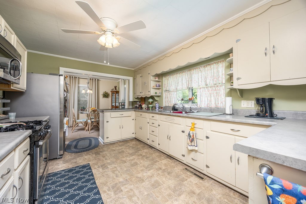 565 Dana Road Newport OH 45768