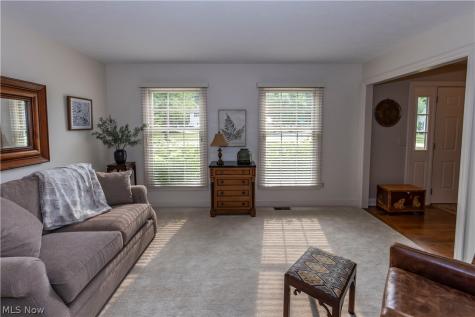 300 Lakeview Circle Aurora OH 44202