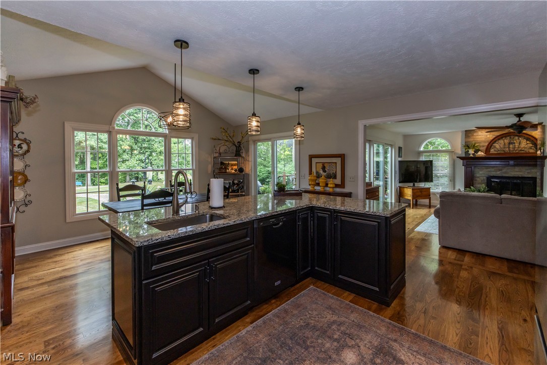 300 Lakeview Circle Aurora OH 44202