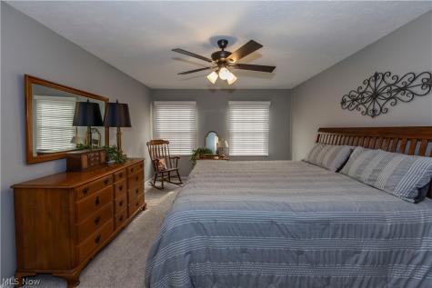 300 Lakeview Circle Aurora OH 44202