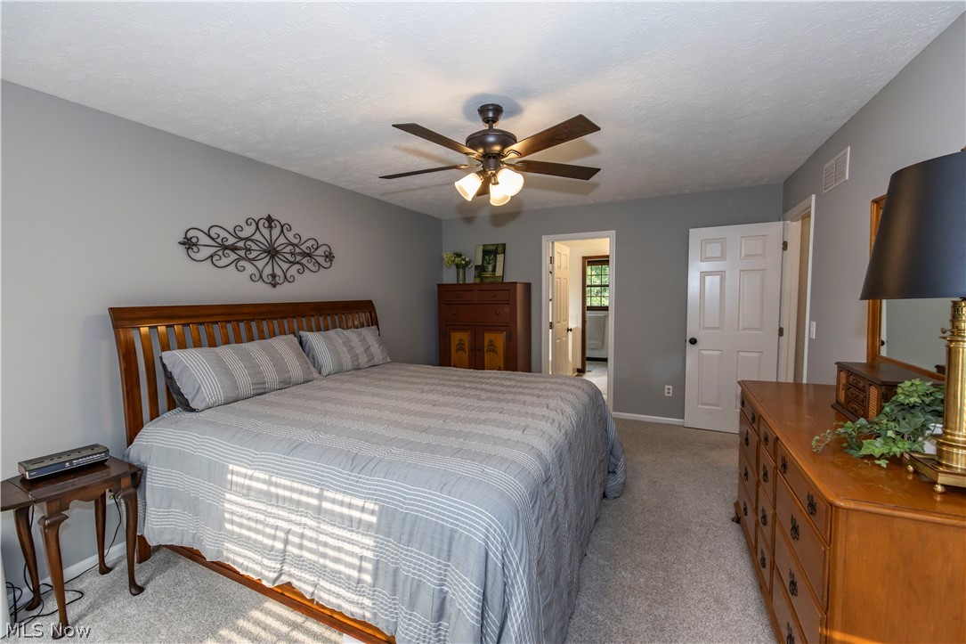 300 Lakeview Circle Aurora OH 44202