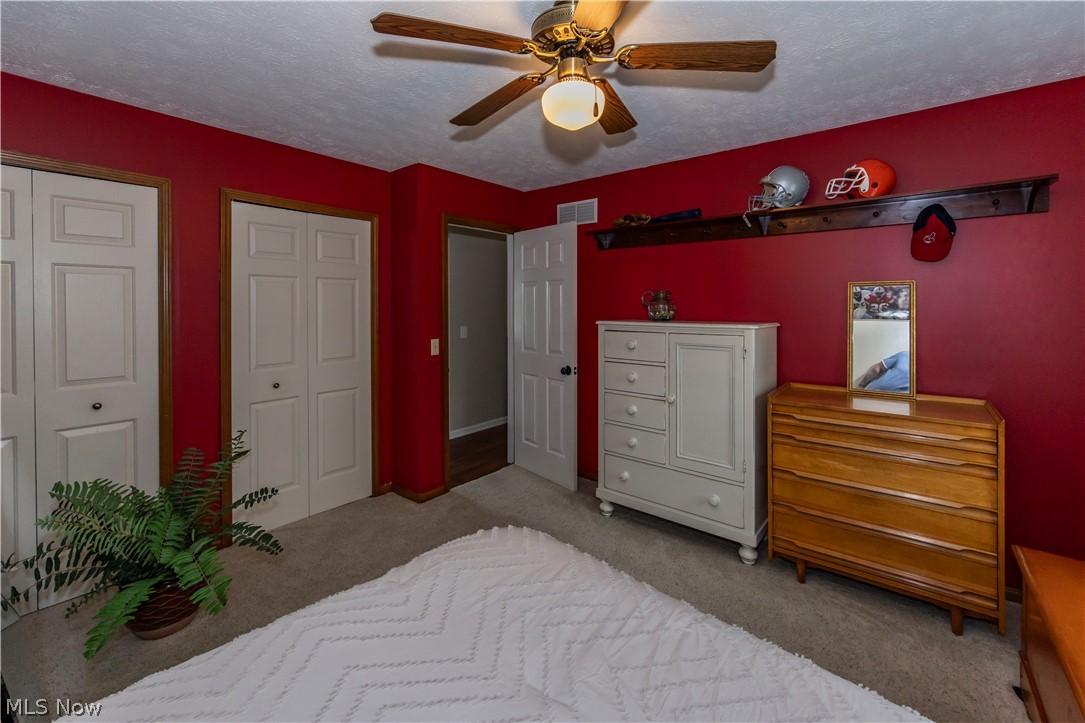 300 Lakeview Circle Aurora OH 44202
