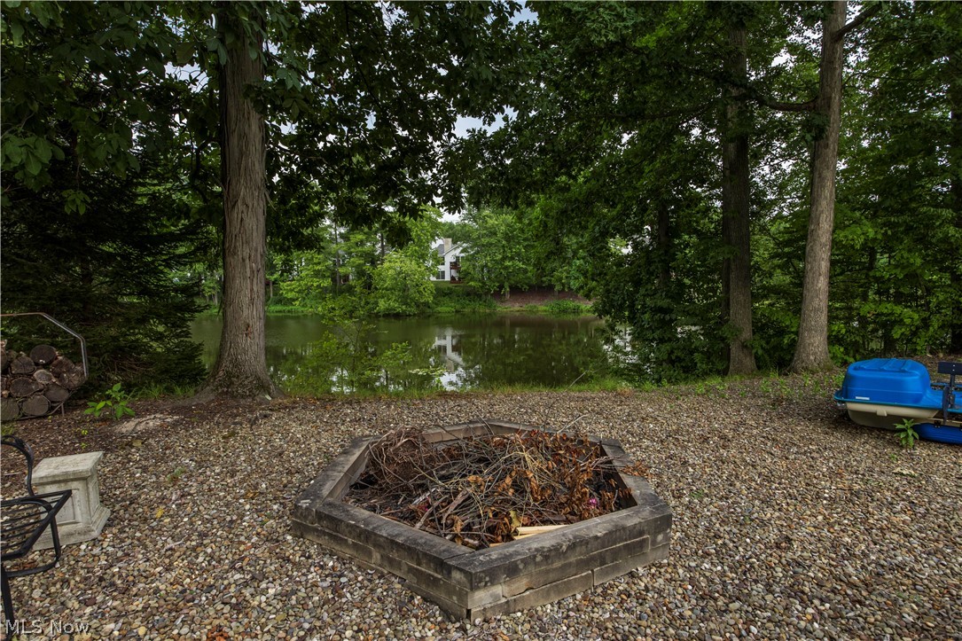 300 Lakeview Circle Aurora OH 44202