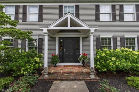 300 Lakeview Circle Aurora OH 44202