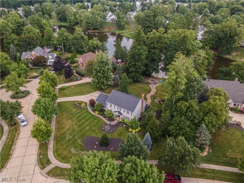 300 Lakeview Circle Aurora OH 44202