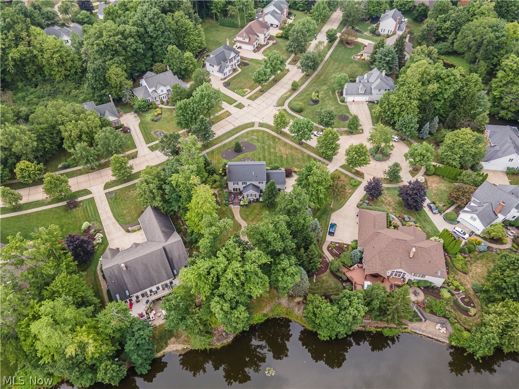 300 Lakeview Circle Aurora OH 44202