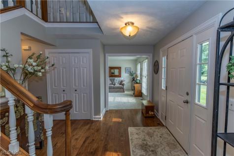 300 Lakeview Circle Aurora OH 44202