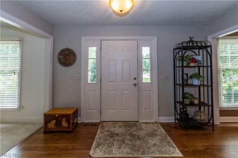 300 Lakeview Circle Aurora OH 44202