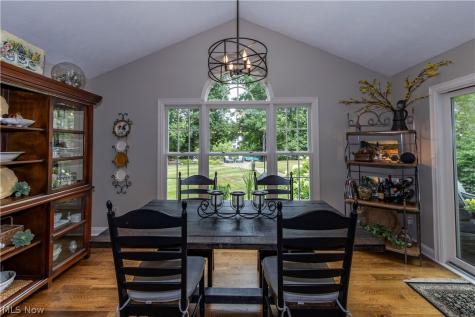 300 Lakeview Circle Aurora OH 44202