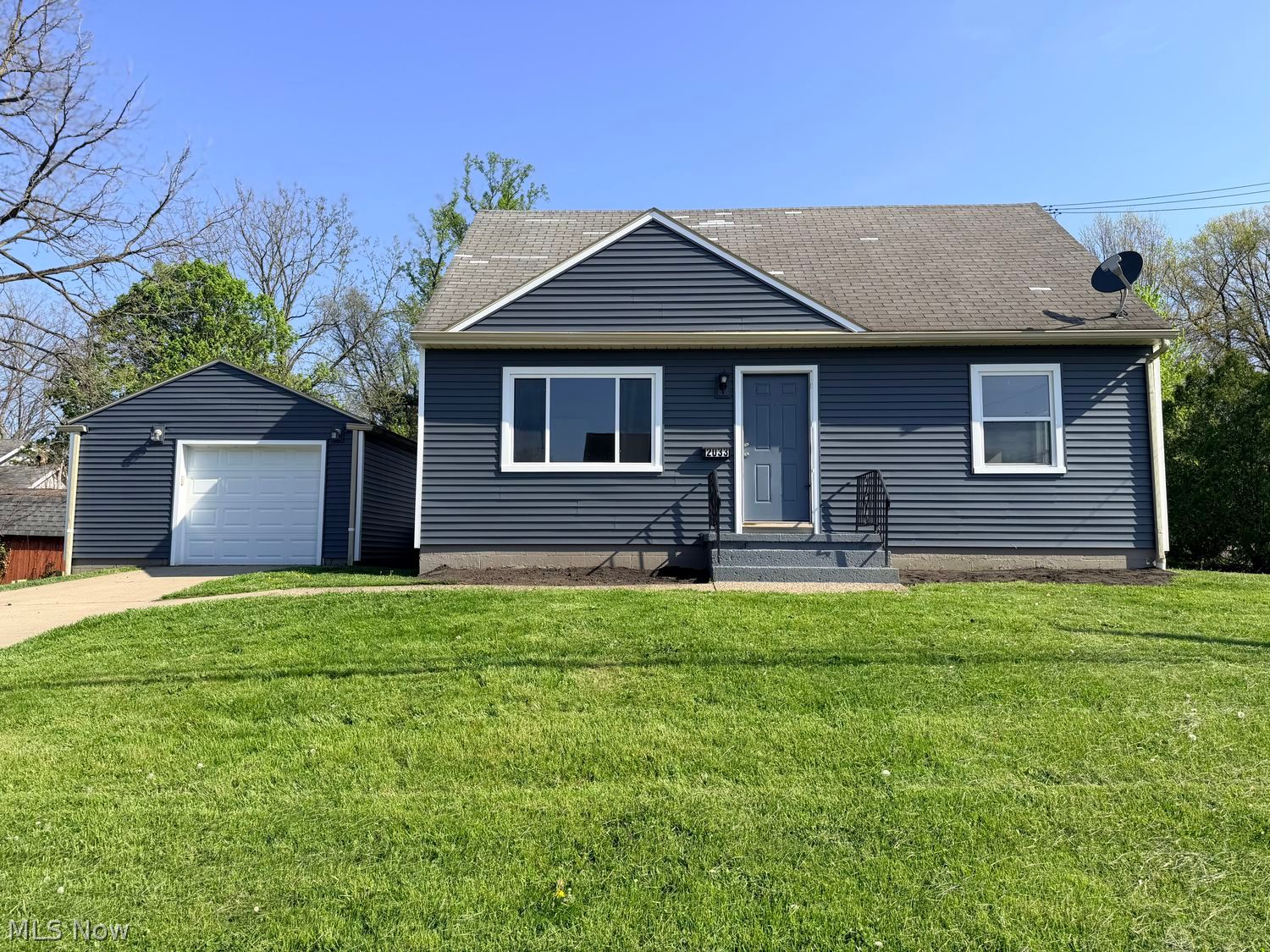 2033 Eastlawn Avenue Akron OH 44305
