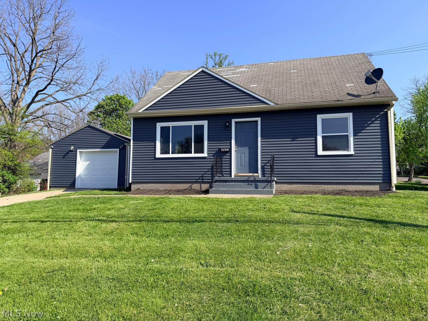 2033 Eastlawn Avenue Akron OH 44305