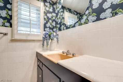 22212 E Byron Road Shaker Heights OH 44122