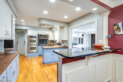 22212 E Byron Road Shaker Heights OH 44122