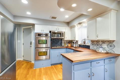 22212 E Byron Road Shaker Heights OH 44122