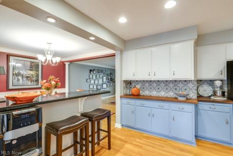 22212 E Byron Road Shaker Heights OH 44122