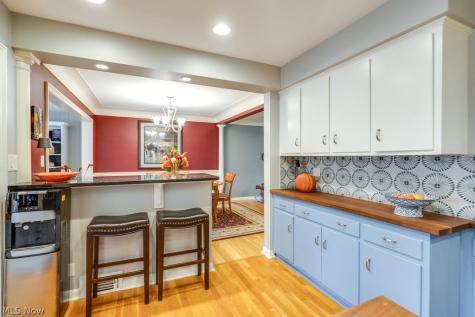 22212 E Byron Road Shaker Heights OH 44122