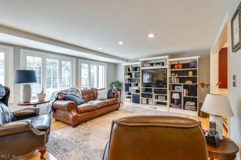 22212 E Byron Road Shaker Heights OH 44122