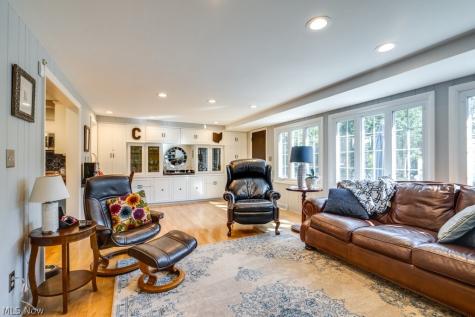22212 E Byron Road Shaker Heights OH 44122