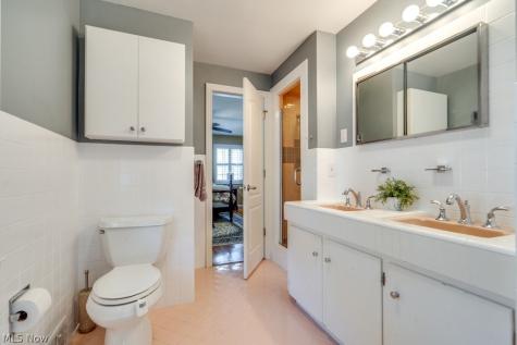 22212 E Byron Road Shaker Heights OH 44122
