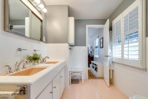 22212 E Byron Road Shaker Heights OH 44122