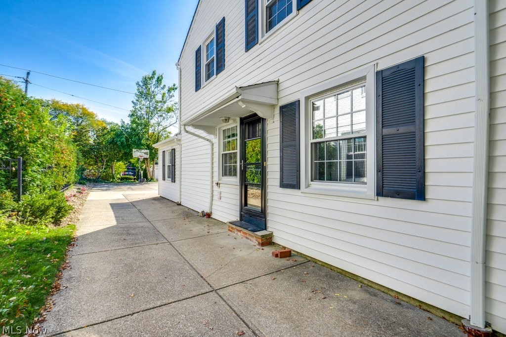 22212 E Byron Road Shaker Heights OH 44122