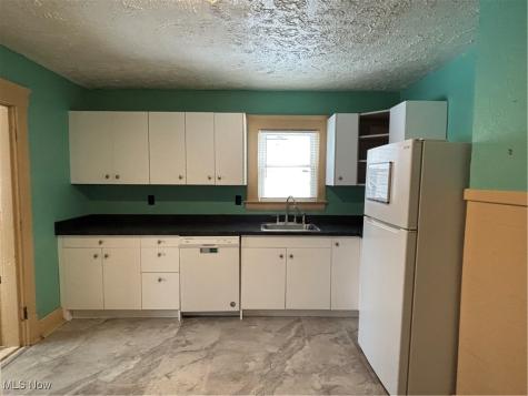 9516 Kirkwood Cleveland OH 44102