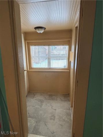 9516 Kirkwood Cleveland OH 44102