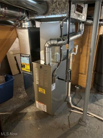 9516 Kirkwood Cleveland OH 44102